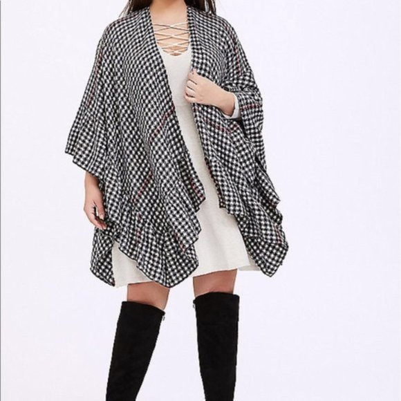 torrid Sweaters - TORRID Black and White Plaid Ruffled Hem Shawl Poncho Shrug One Size